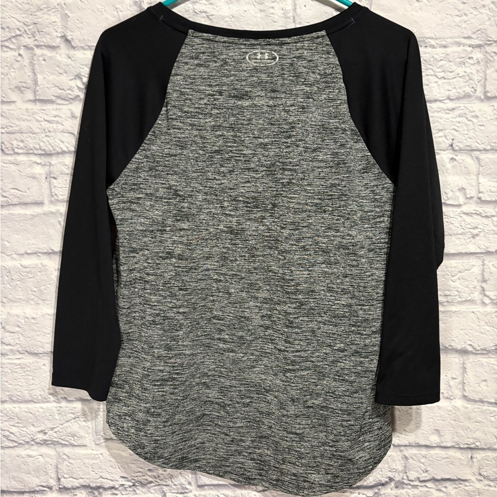 Under Armour Women's Black and Gray Raglan Top Medium - Picture 6 of 6